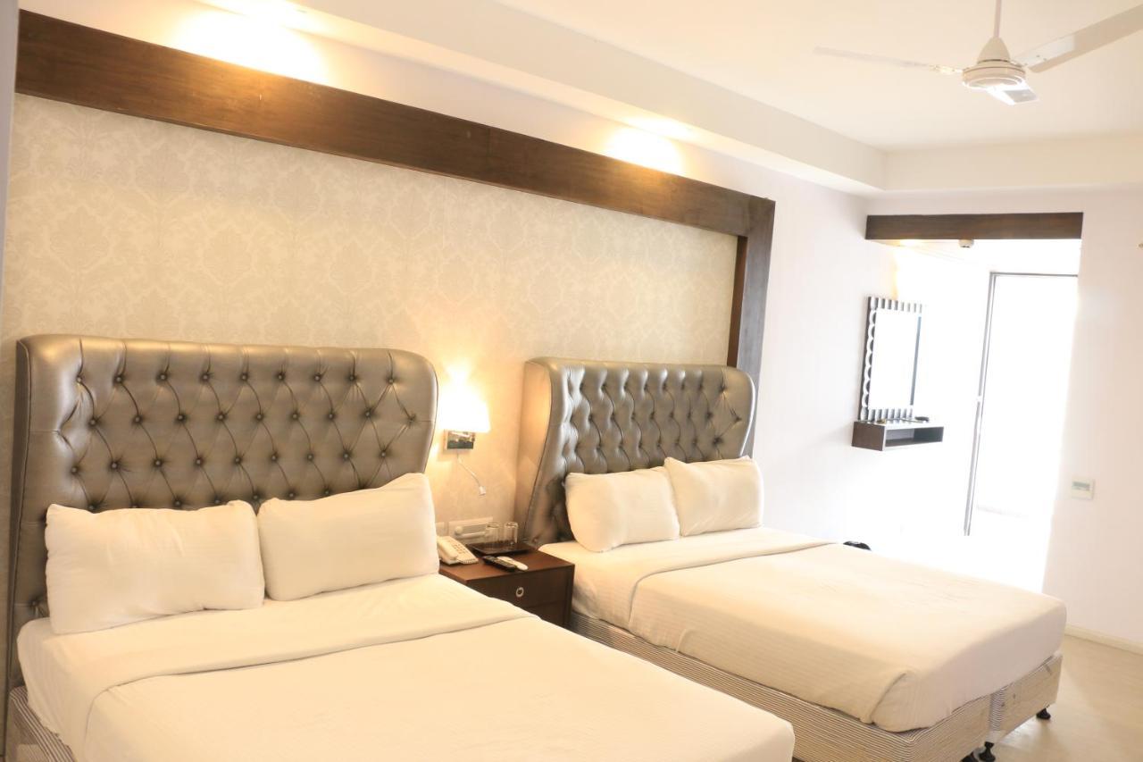 Jalsa Hotel & Banquets,Indore Eksteriør bilde