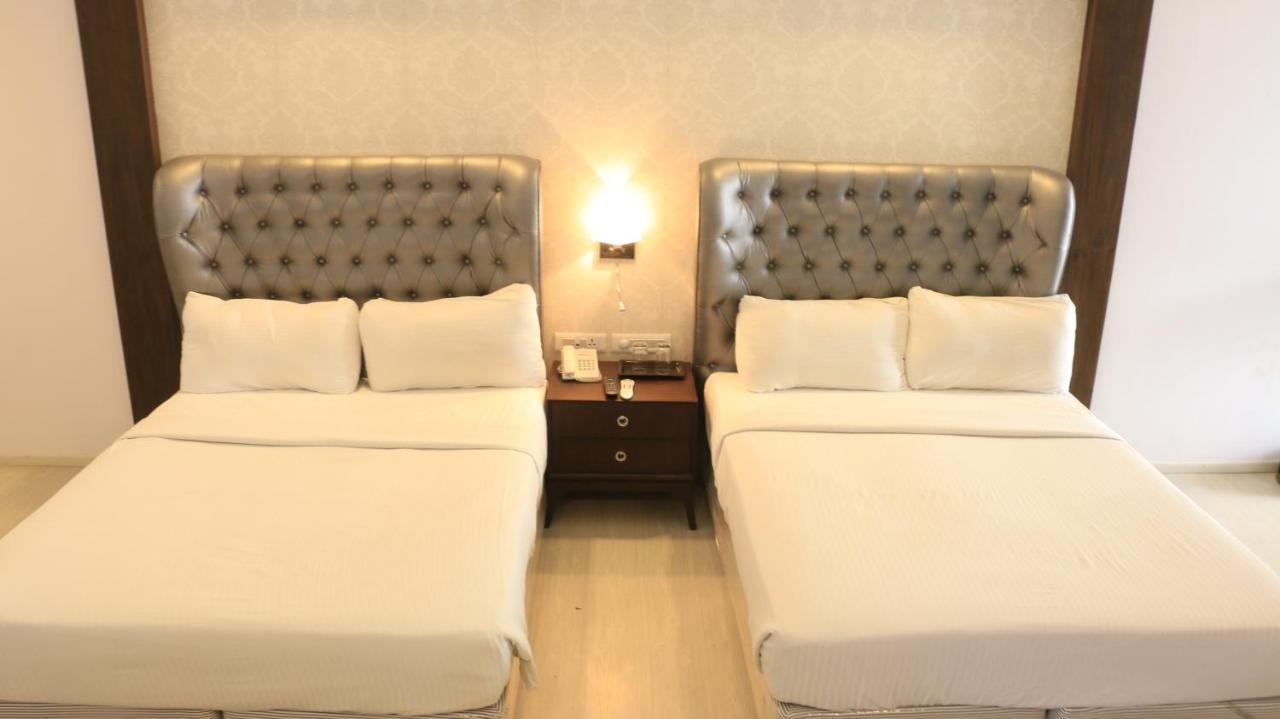 Jalsa Hotel & Banquets,Indore Eksteriør bilde