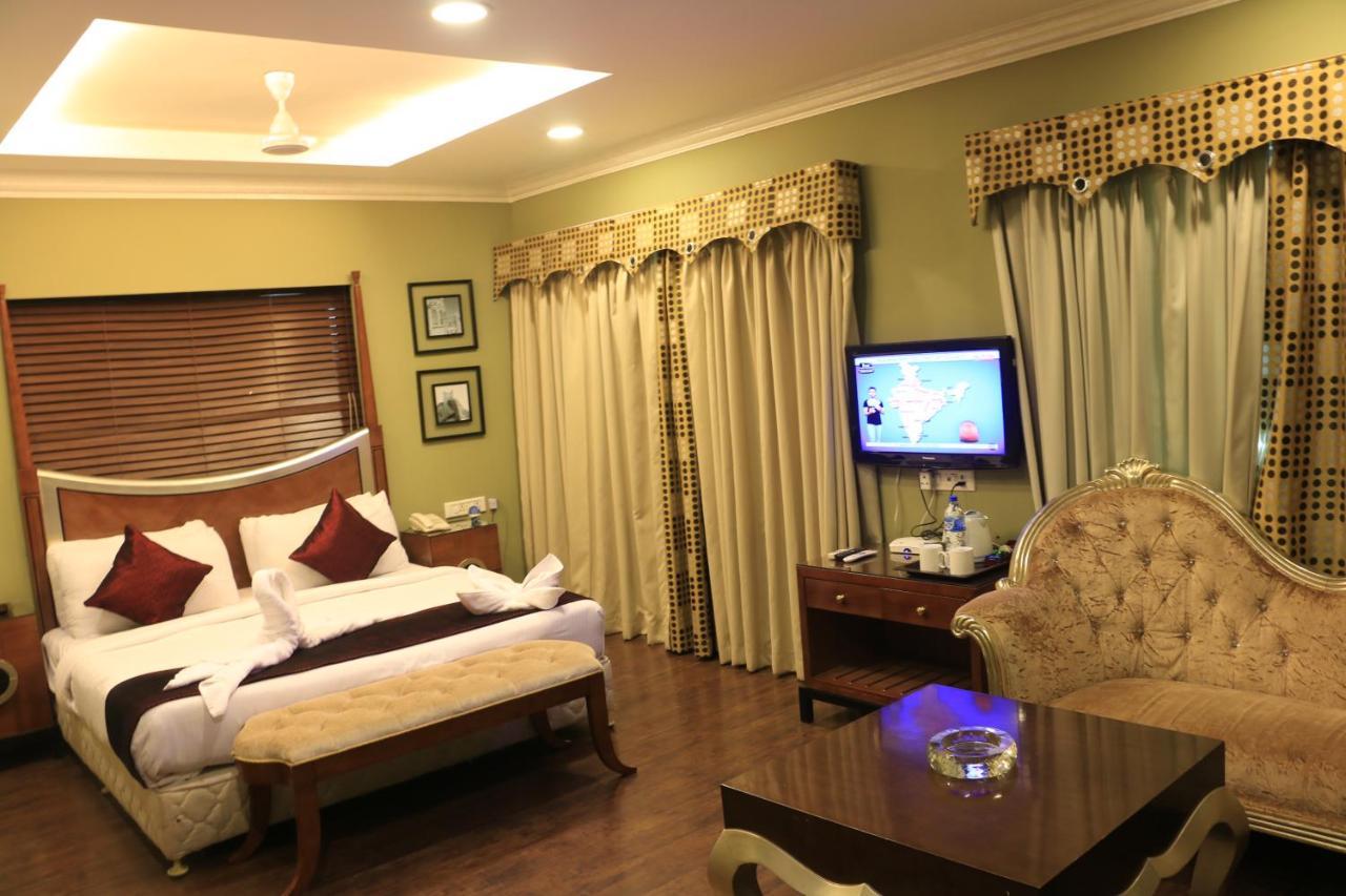 Jalsa Hotel & Banquets,Indore Eksteriør bilde