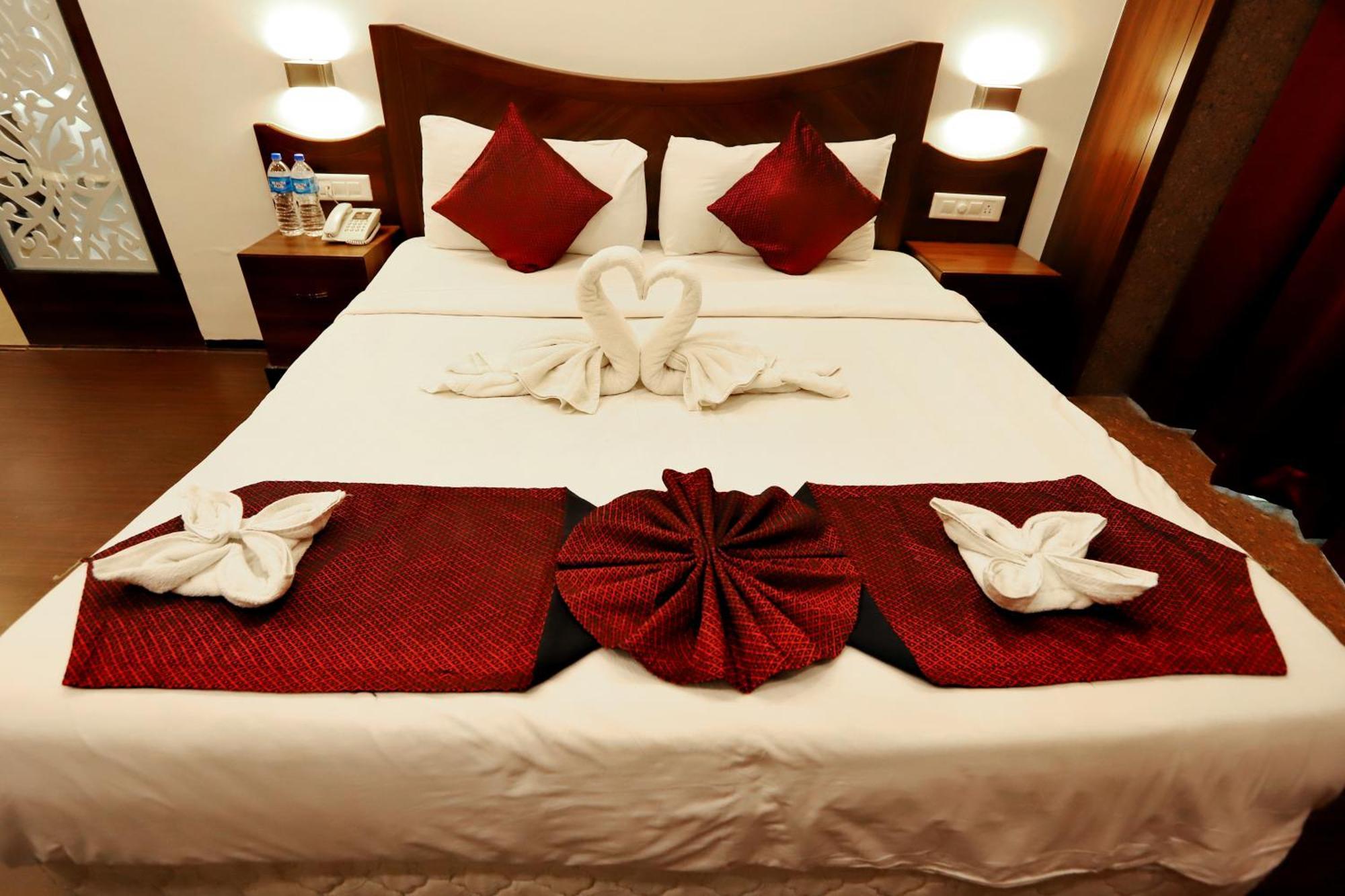 Jalsa Hotel & Banquets,Indore Eksteriør bilde