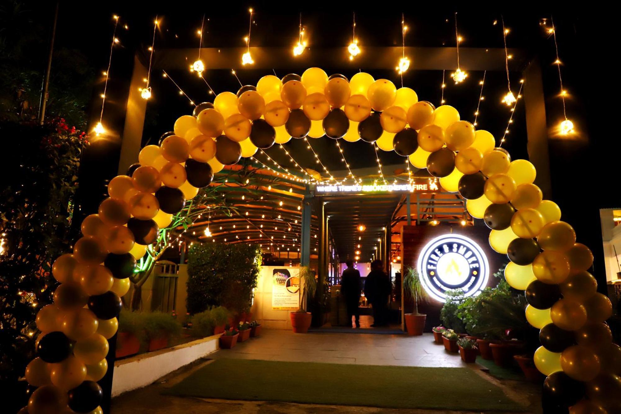 Jalsa Hotel & Banquets,Indore Eksteriør bilde