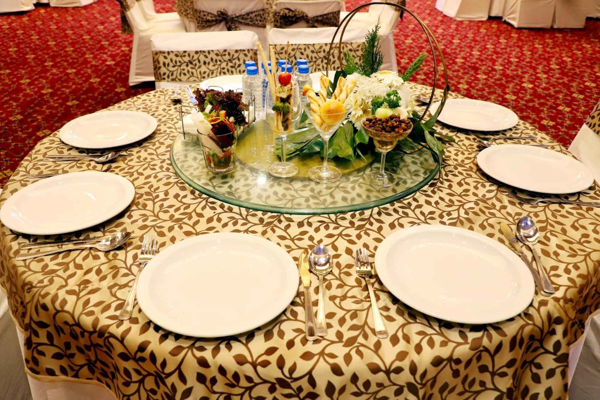 Jalsa Hotel & Banquets,Indore Eksteriør bilde