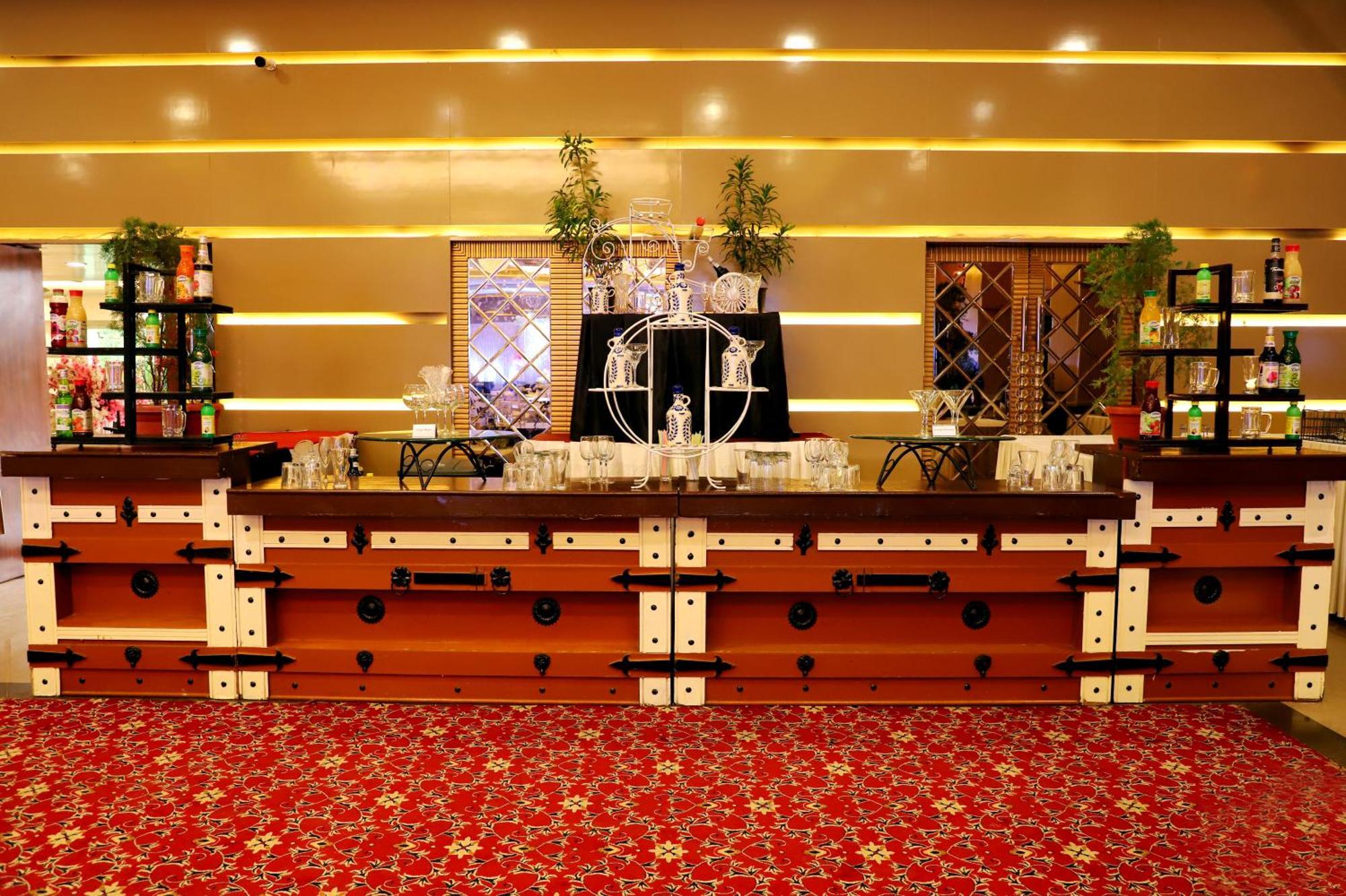 Jalsa Hotel & Banquets,Indore Eksteriør bilde