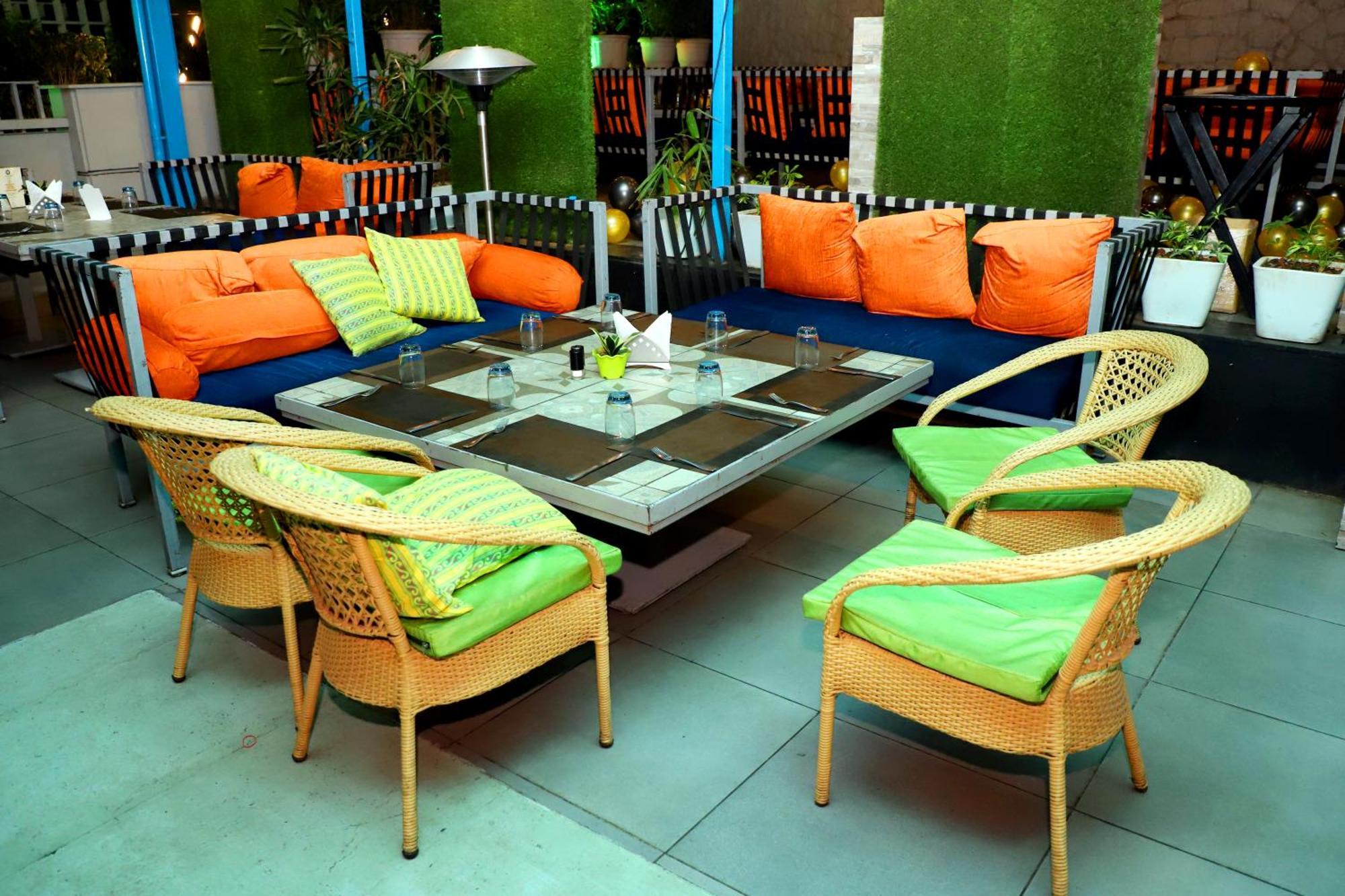 Jalsa Hotel & Banquets,Indore Eksteriør bilde