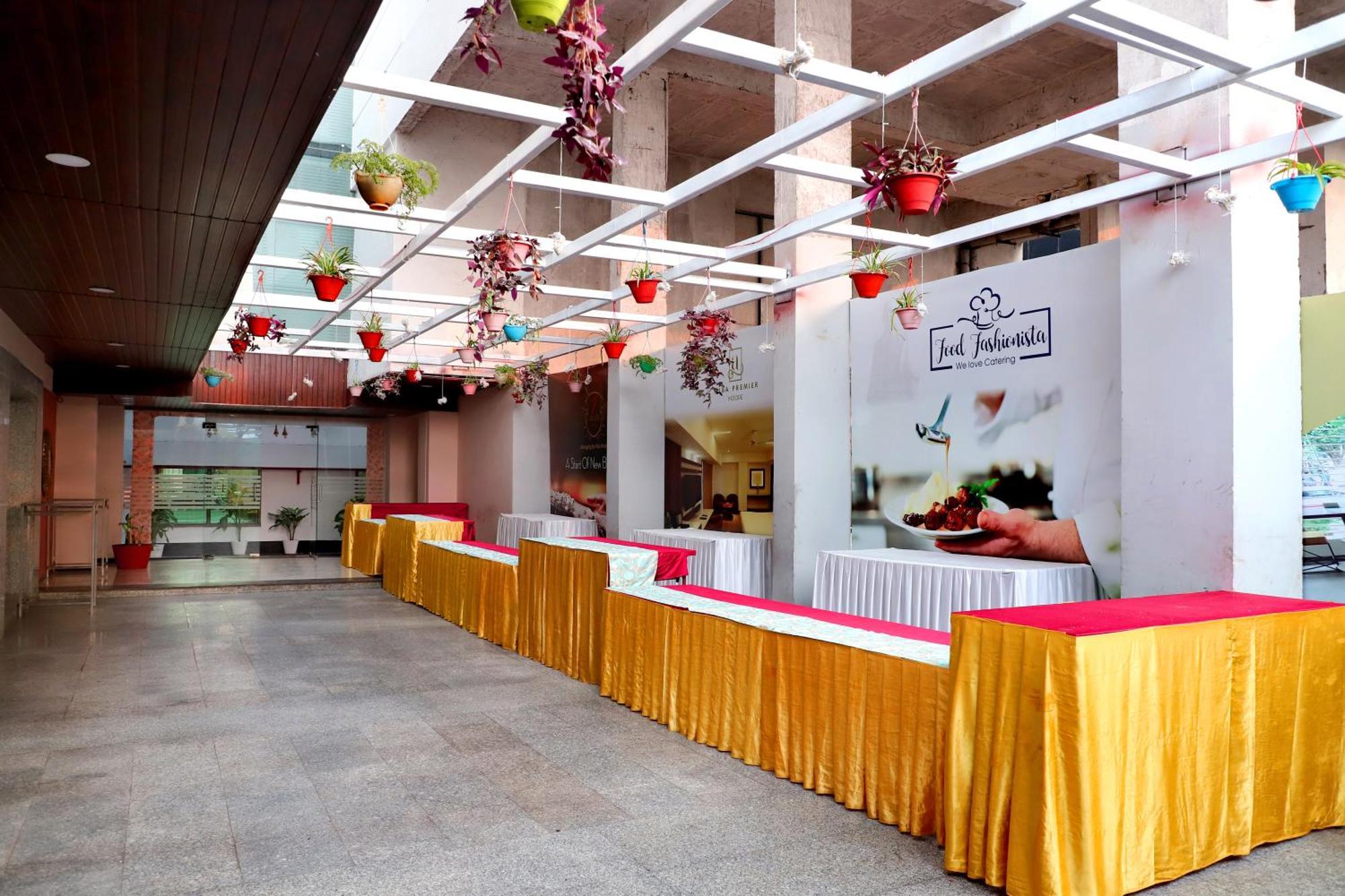Jalsa Hotel & Banquets,Indore Eksteriør bilde