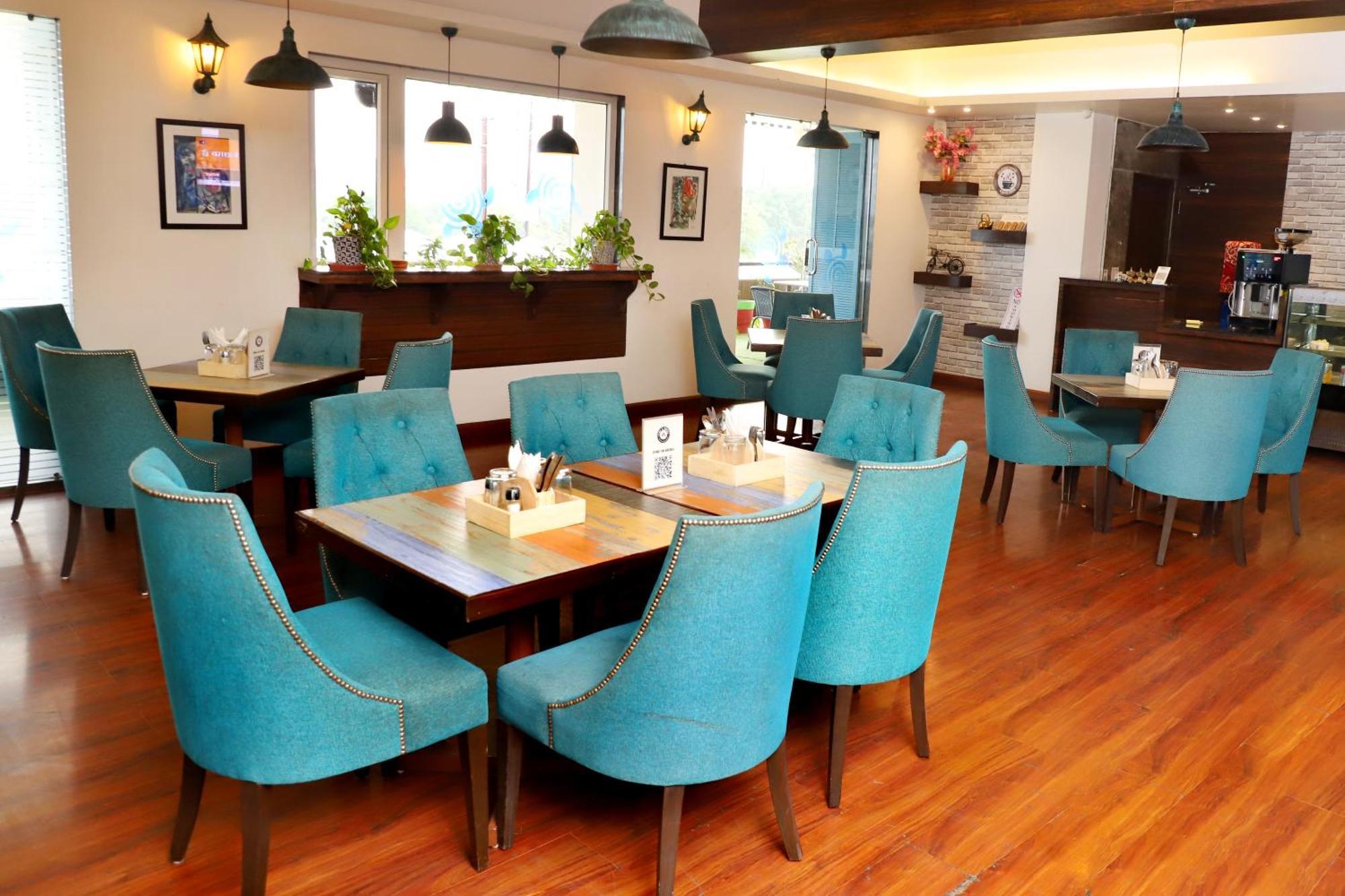 Jalsa Hotel & Banquets,Indore Eksteriør bilde