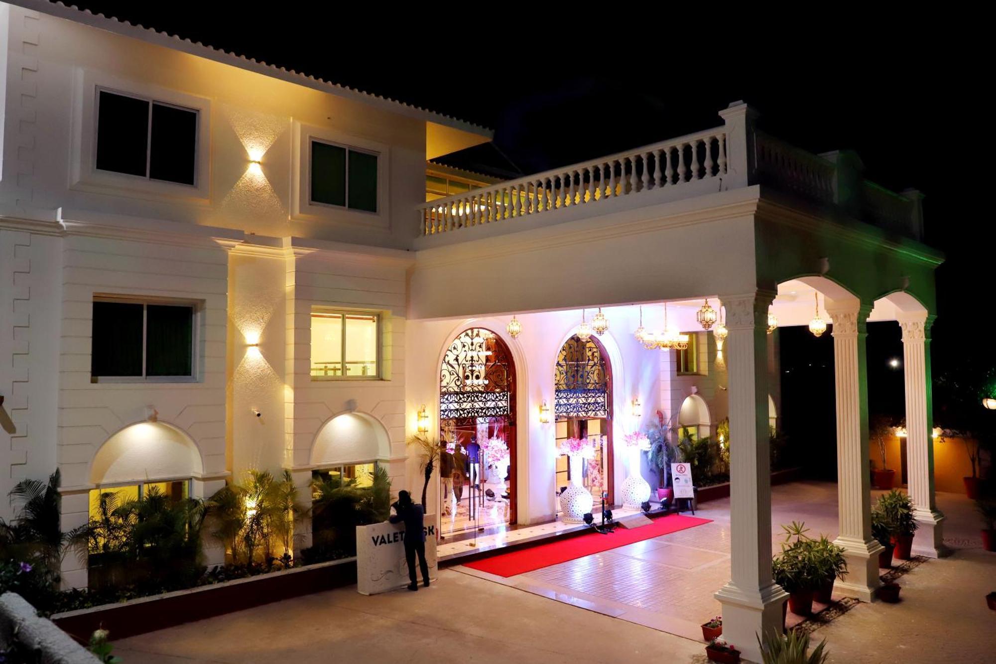 Jalsa Hotel & Banquets,Indore Eksteriør bilde