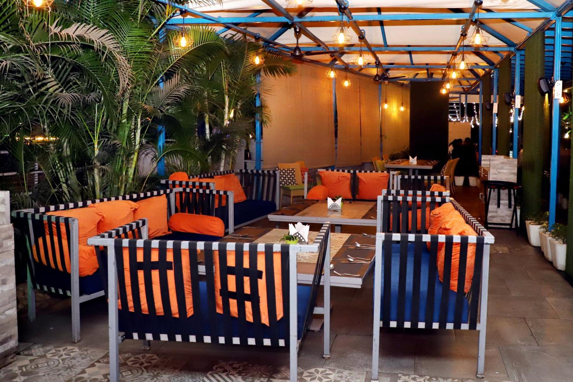 Jalsa Hotel & Banquets,Indore Eksteriør bilde